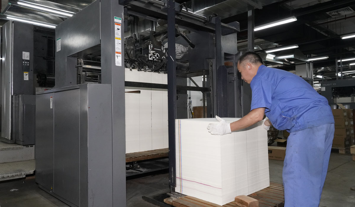 三菱(ling)對開四色(se)膠印機