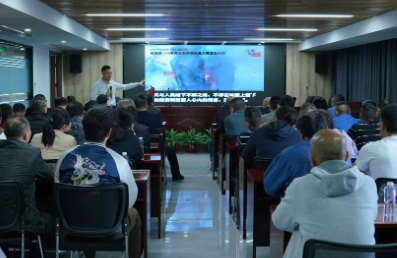 防(fang)疫不忘防火，築牢(láo)安全“防護牆”——福建(jian)新華聯合印務集(ji)團開展消防安全(quan)知識培訓和消防(fang)安全演練