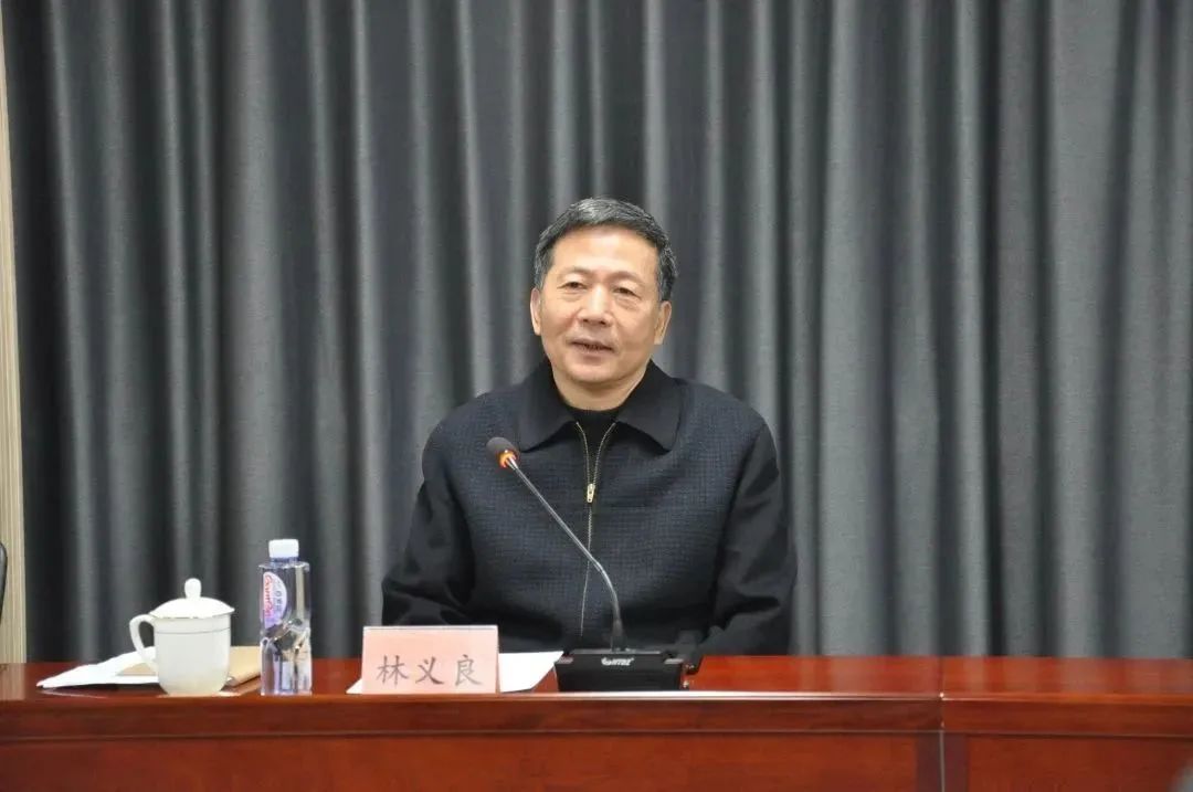 海峽出版發行(háng)集團黨委書記(jì)、董事長林義良(liang)帶隊到印務集(jí)團開展調研